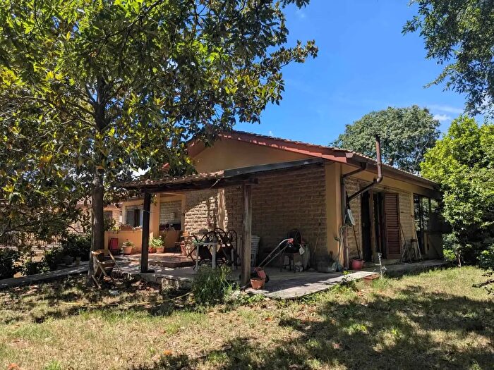 Casa con 5 locali in vendita in Via Monterosa, Castelnuovo Di Porto