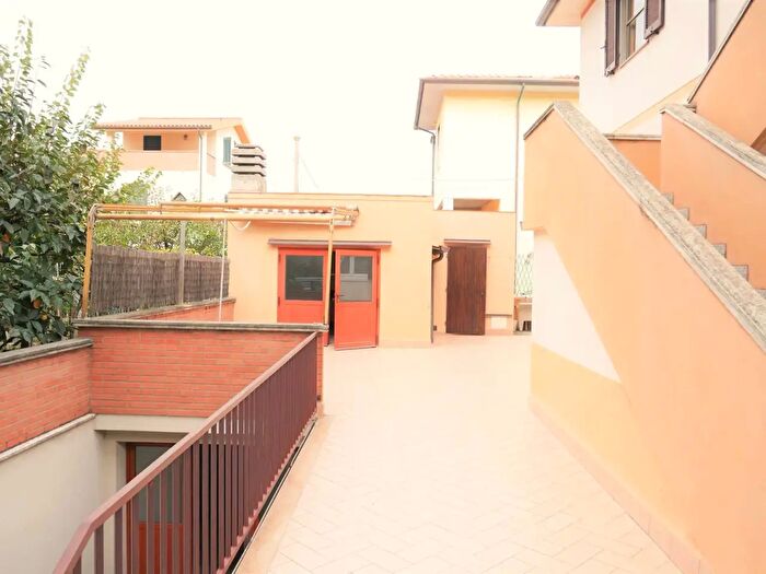 Casa con 10 locali in vendita in Rosignano Marittimo