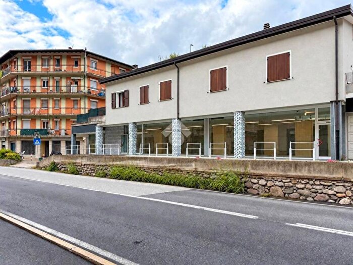 Casa bilocale in vendita in Via Emiliano Rinaldini, Vestone