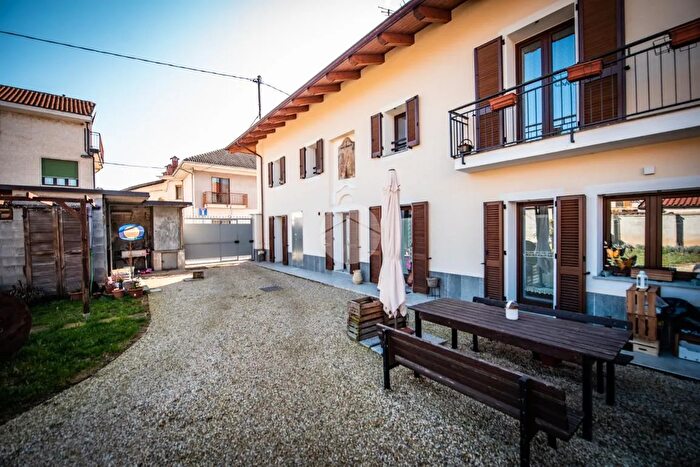 Casa con 6 locali in vendita in Via Ponsati, Volvera