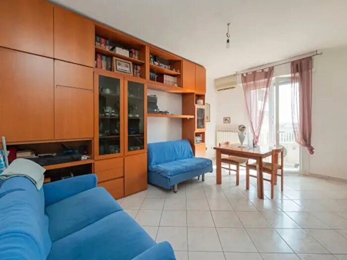 Appartamento trilocale in vendita in Via dei Salici, Milano