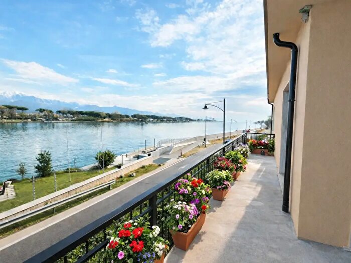 Casa con 10 locali in vendita in Via C a Fabbricotti, Ameglia