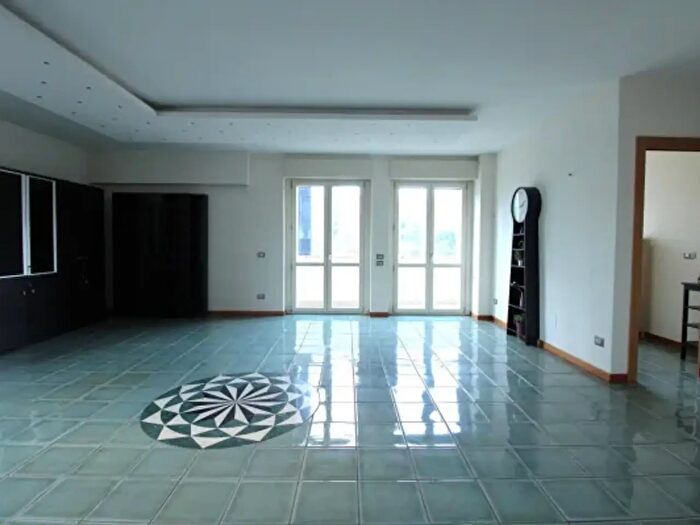 Appartamento quadrilocale in vendita in Via Nuova Poggioreale, Napoli