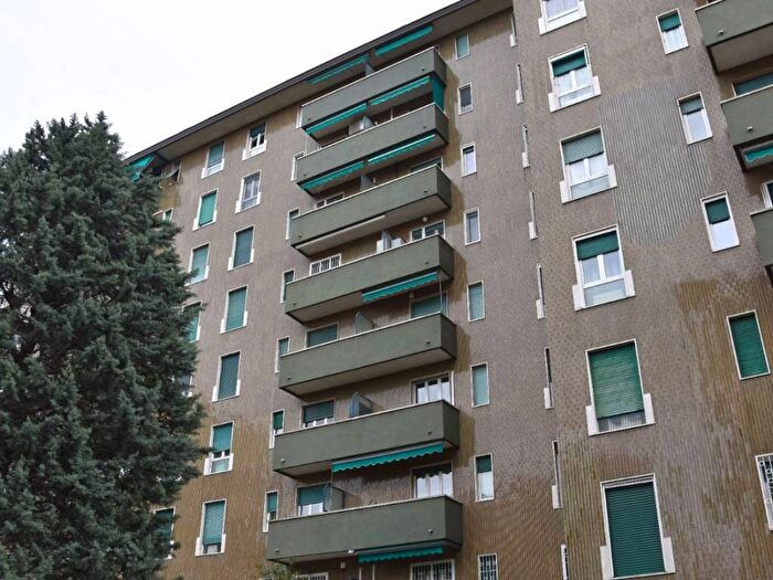 Appartamento trilocale in affitto in Via Giacomo Puccini, Rondinella Stazione, Sesto San Giovanni