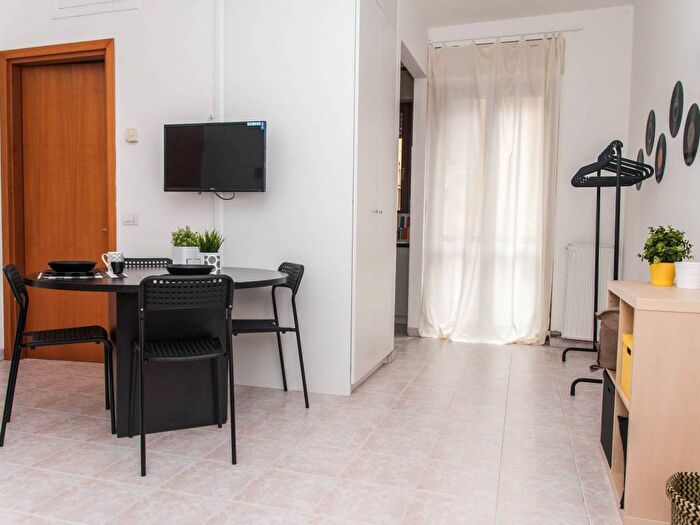 Appartamento monolocale in affitto in Via Digione, Washington, Milano