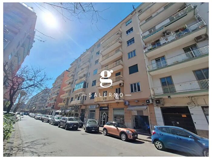 Appartamento quadrilocale in vendita in Via Silvio Baratta, Salerno