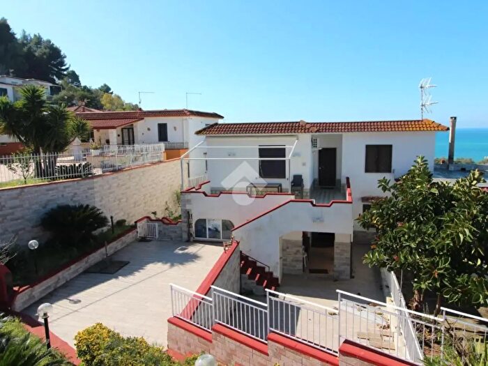 Casa con 6 locali in vendita in Via Vincenzo Gregorio, Agropoli