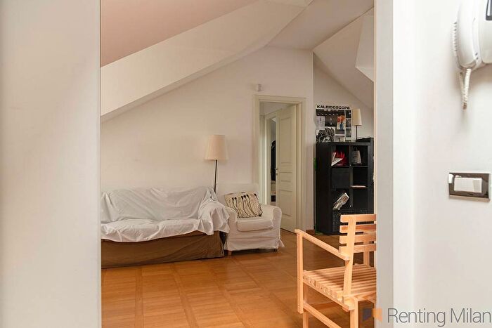 Appartamento trilocale in affitto in Via Elia Lombardini, Navigli Darsena, Milano