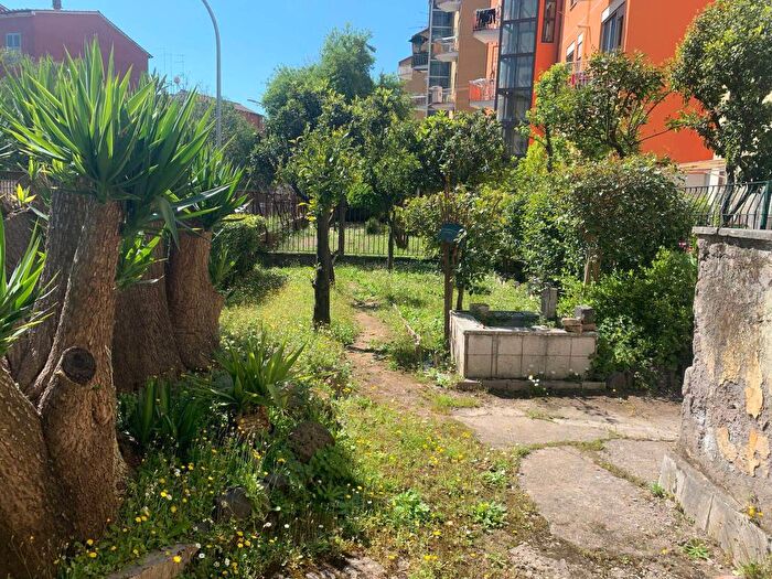 Appartamento quadrilocale in affitto in Via Sagunto, Quadraro, Roma