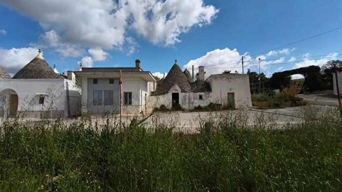 Casa con 5 locali in vendita in Locorotondo
