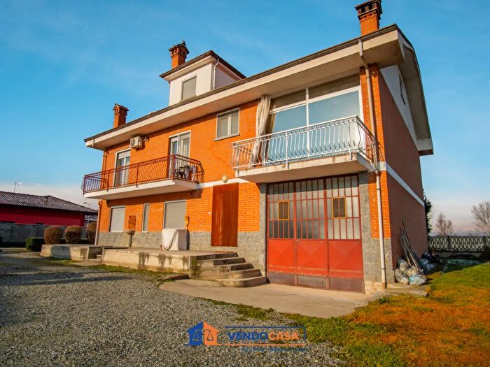 Casa con 11 locali in vendita in Via Braida, Polonghera