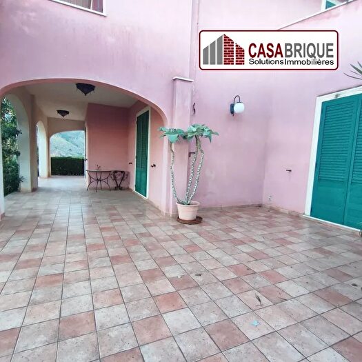 Casa con 8 locali in affitto in Via Case Nuove, Altavilla Milicia