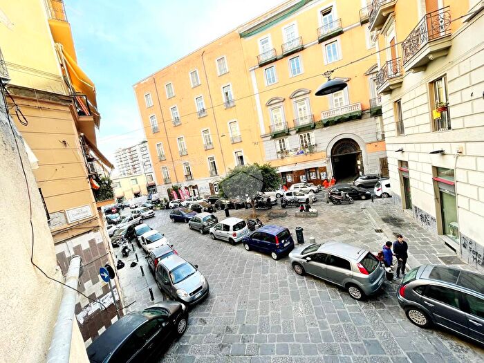 Appartamento trilocale in vendita in Vico Campagnari, Napoli
