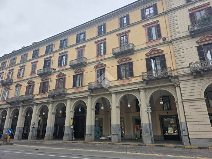 Appartamento quadrilocale in affitto in Via Cernaia, Torino