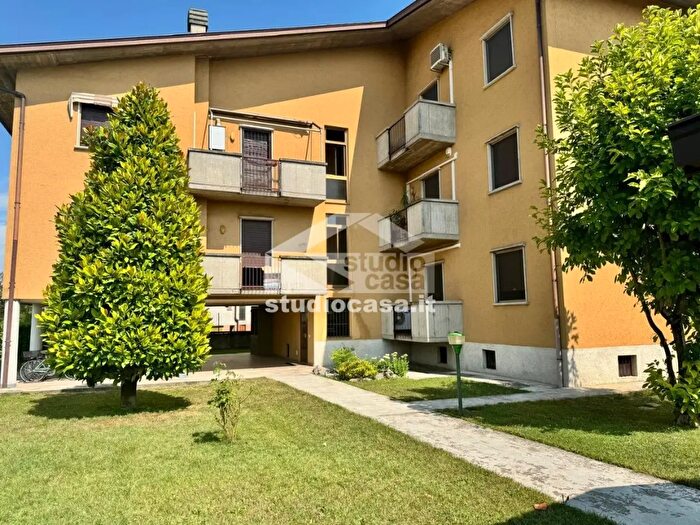 Appartamento trilocale in vendita in Via C Cantù, Caravaggio