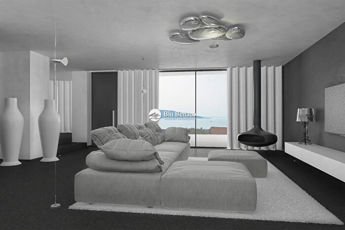 Casa con 9 locali in vendita in Via SantAmbrogio, Toscolano Maderno