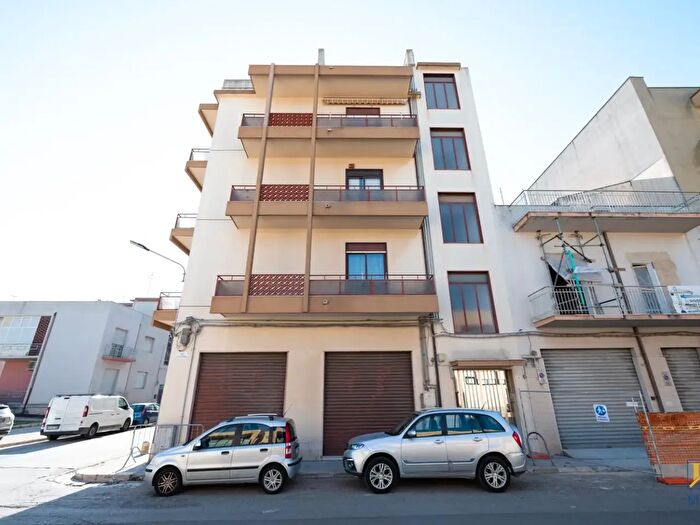 Appartamento con 6 locali in vendita in Via Giuseppe di Vittorio, Vittoria