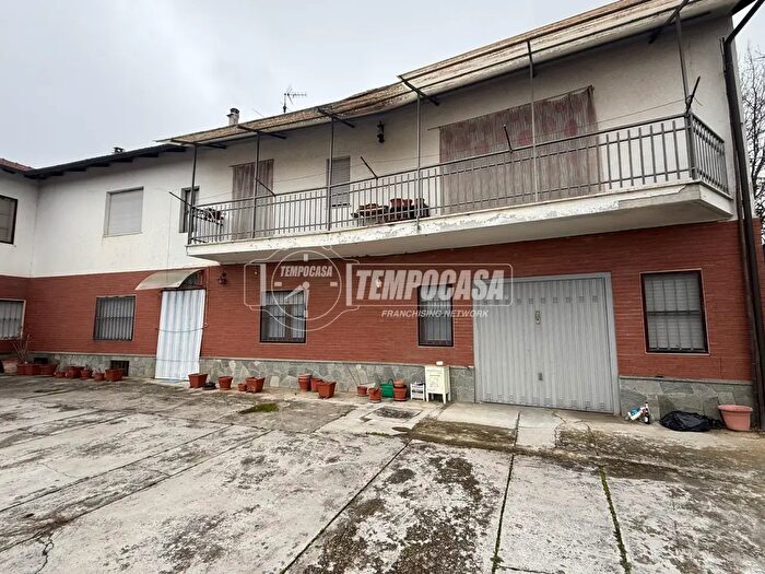 Casa con 7 locali in vendita in Strada Salairolo, Revigliasco D'Asti