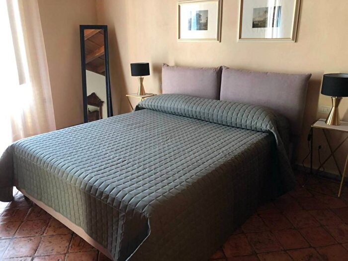 Appartamento bilocale in affitto in Via San Longino, Centro, Mantova