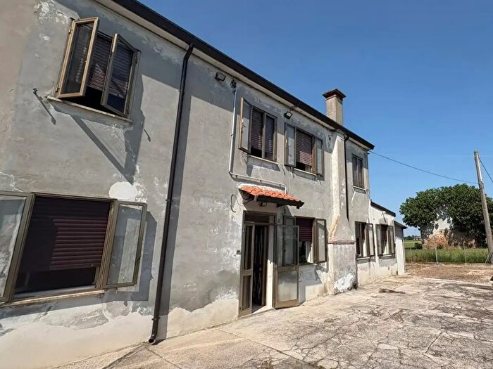 Casa con 5 locali in vendita in Bottrighe Località Goresina Inferiore, Adria