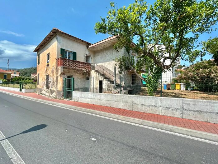 Casa con 10 locali in vendita in Via Nazario Sauro, Pietra Ligure