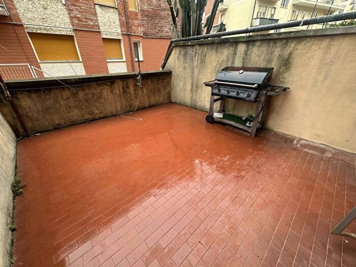 Appartamento trilocale in affitto in Pzza Serrati, Spotorno