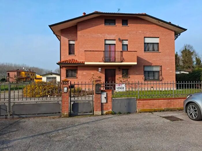 Casa con 6 locali in vendita in Ferrara