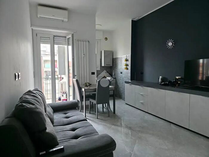 Appartamento trilocale in vendita in Via Raffaele Cadorna, Torino