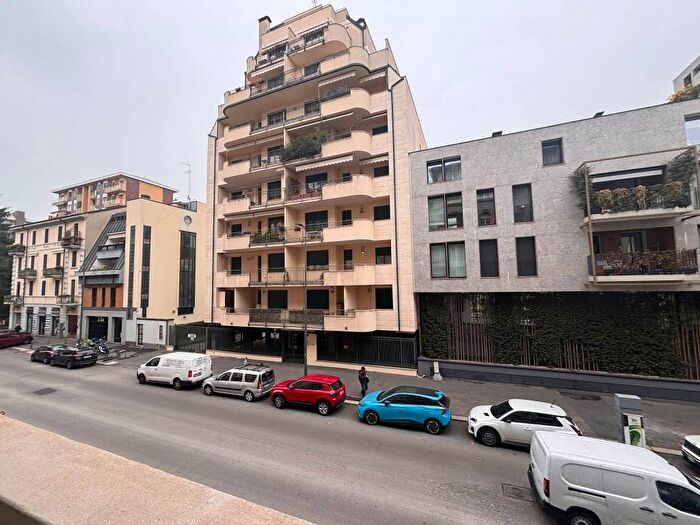 Appartamento bilocale in affitto in Via Pietro Colletta, Lodi Brenta, Milano