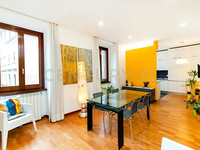 Appartamento trilocale in affitto in Via della Seggiola, Roma