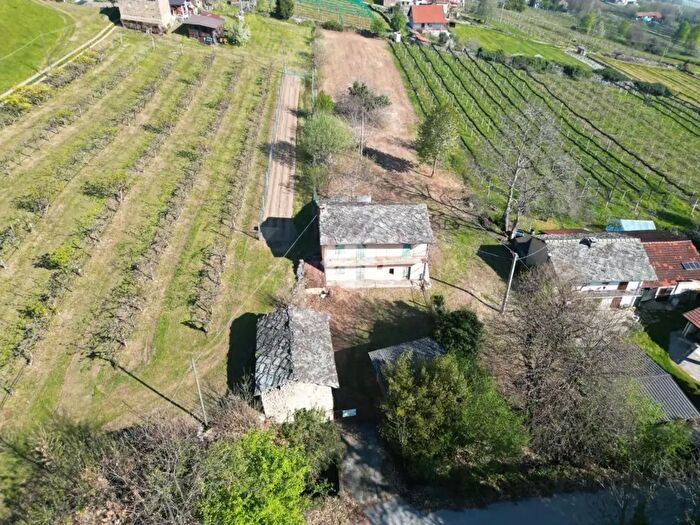 Casa quadrilocale in vendita in Via ai Monti, Envie