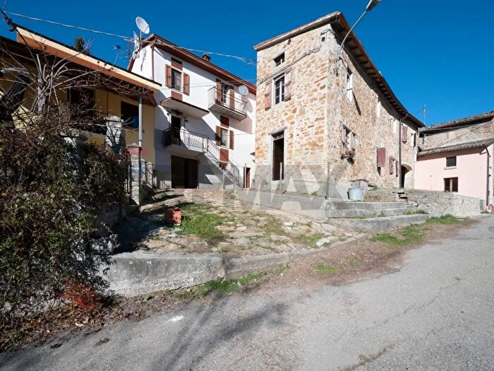 Appartamento quadrilocale in vendita in Strada per Bersatico, Lesignano De Bagni
