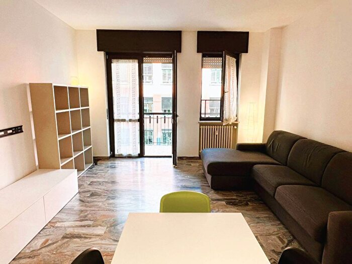 Appartamento trilocale in affitto in Via Ajaccio, Città Studi, Milano