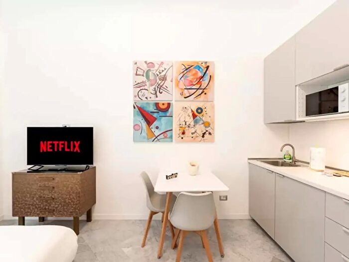 Appartamento monolocale in affitto in Via San Giovanni alla Paglia, Milano