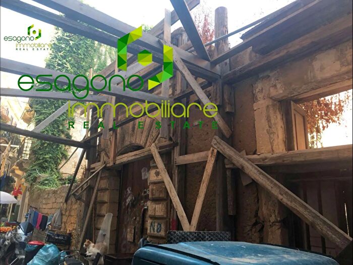 Appartamento con 12 locali in vendita in Siracusa