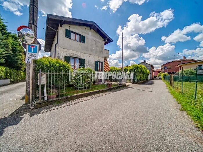 Casa con 6 locali in vendita in Via Pandolfi, Somma Lombardo