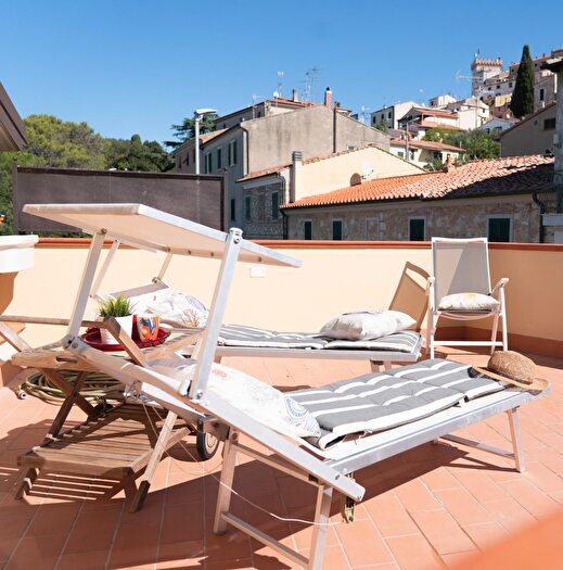 Appartamento trilocale in vendita in Rosignano Marittimo