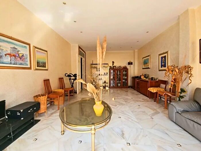 Appartamento con 7 locali in vendita in Via Fiume, Nardo