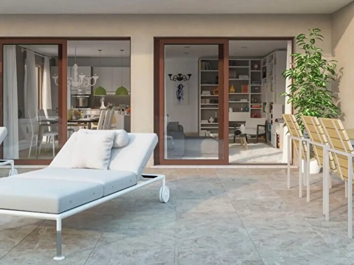 Appartamento quadrilocale in vendita in Viale Francesco Redi, Firenze