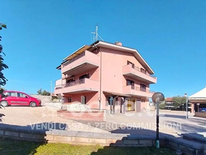 Casa con 6 locali in vendita in Via Giuseppe Mazzini, Lariano