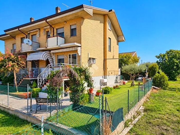Casa quadrilocale in vendita in Via Roma, San Giovanni In Marignano