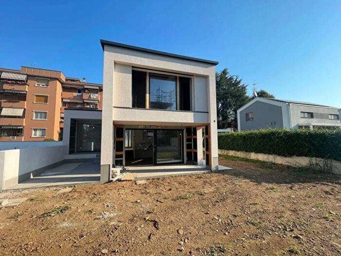 Casa con 5 locali in vendita in Via Marco Polo, Meda