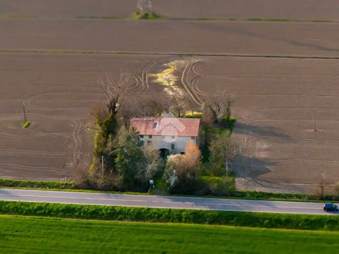 Casa con 5 locali in vendita in Ss Motta, Carpi