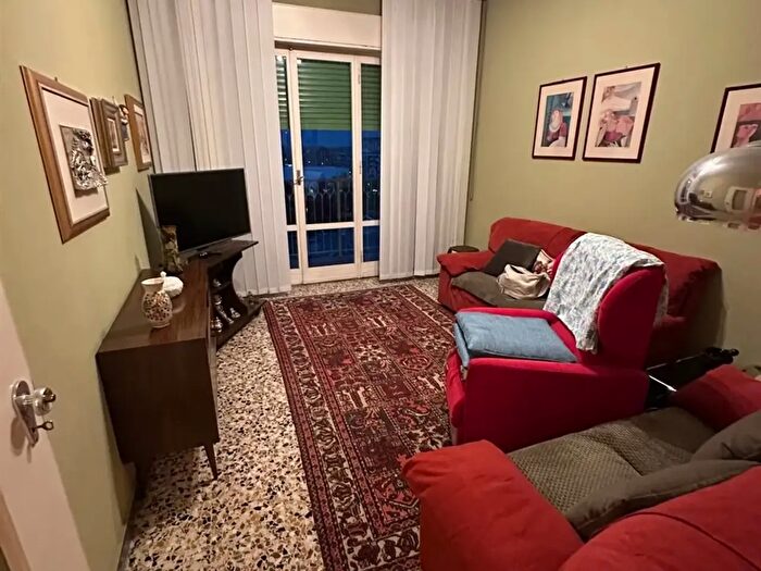 Appartamento con 5 locali in vendita in Via Plava, Torino