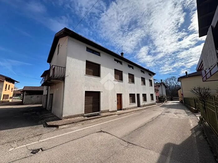 Appartamento con 5 locali in vendita in Via Foen, Feltre