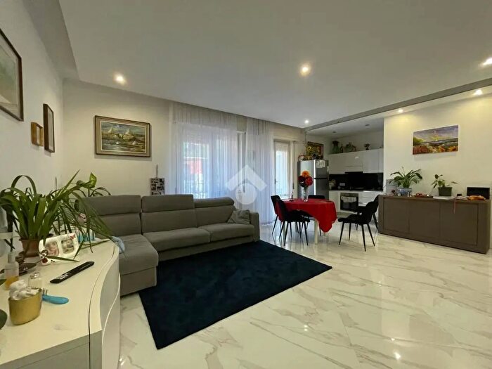 Appartamento quadrilocale in vendita in Via Fieschi, Lavagna