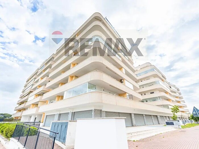 Appartamento trilocale in vendita in Viale Leonida Tonelli, Roma