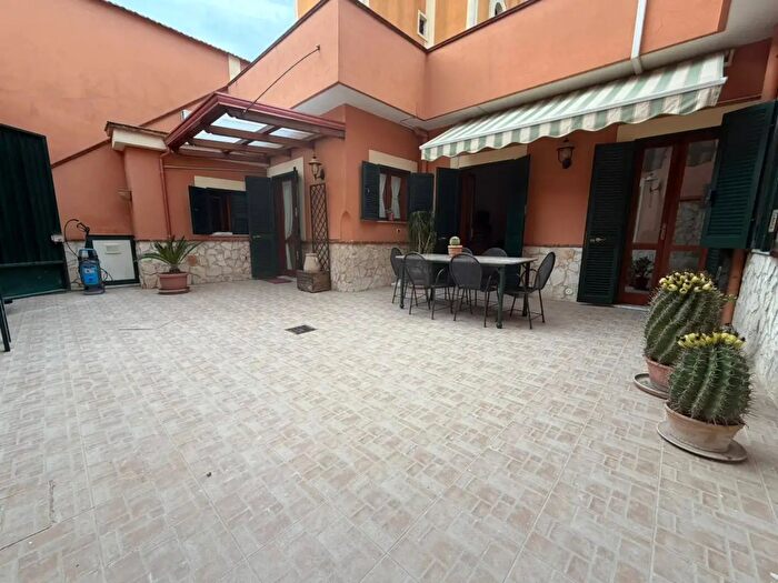Casa trilocale in affitto in Via San Francesco d'Assisi, Maddaloni