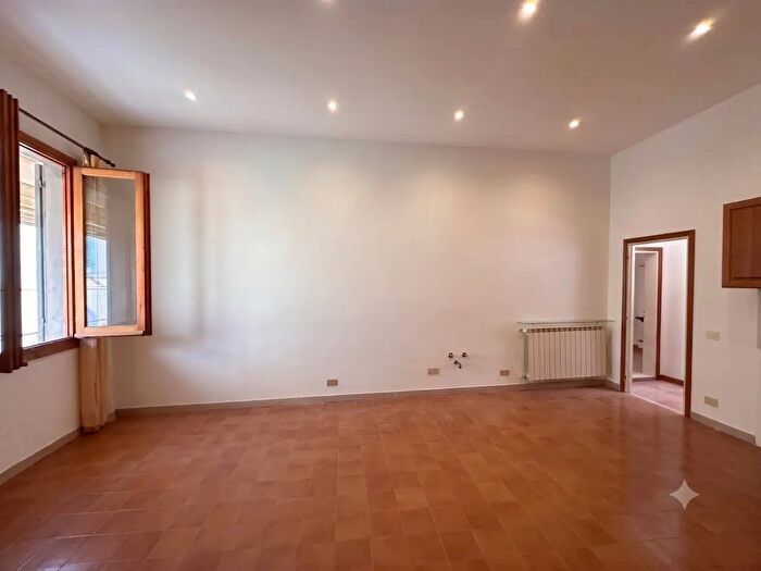 Appartamento quadrilocale in vendita in Piazza San Felice, Firenze