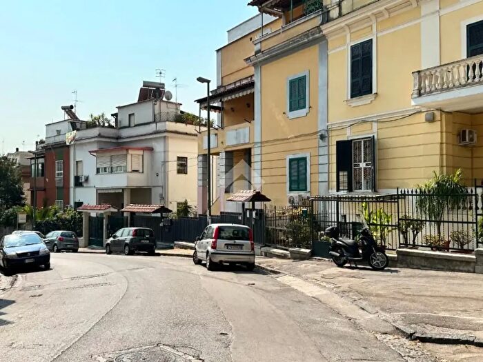 Appartamento bilocale in affitto in Via Carlo De Marco, Napoli